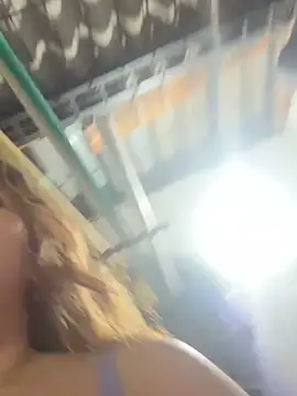 Snapshot of masmelorosa chatting on November 11, 4:23 am masmelorosa online show from November 11, 4:23 am