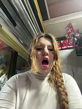 Snapshot of masmelorosa chatting on December 14, 2:28 am masmelorosa online show from December 14, 2:28 am