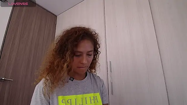 Snapshot of Zoedaniels chatting on January 30, 2:47 pm Zoedaniels online show from January 30, 2:47 pm