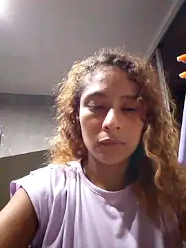 Snapshot of Zoedaniels chatting on March 22, 4:35 am Zoedaniels online show from March 22, 4:35 am