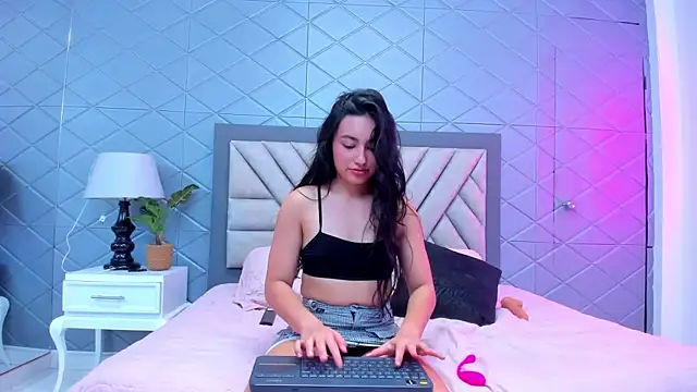 VioletRousse  online show from February 10, 6:56 pm