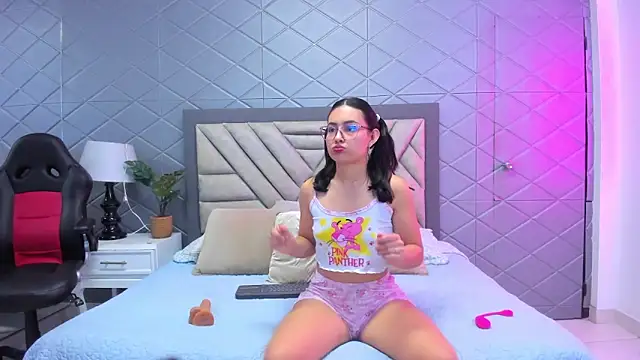 VioletRousse  online show from March 12, 12:47 pm