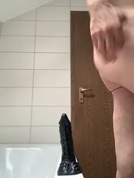 Snapshot of The_Rocket chatting on October 13, 8:14 am The Rocket online show from October 13, 8:14 am