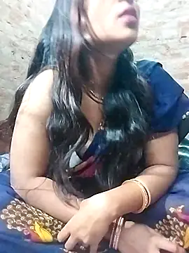 Snapshot of Simrandeshipp chatting on February 24, 5:20 pm Simrandeshipp online show from February 24, 5:20 pm