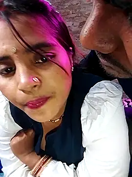 Snapshot of Simrandeshipp chatting on March 7, 4:55 pm Simrandeshipp online show from March 7, 4:55 pm