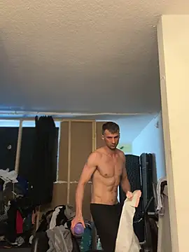 sexyhotstud12 online show from February 20, 7:12 am