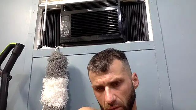 sexyhotstud12 online show from December 18, 3:45 am