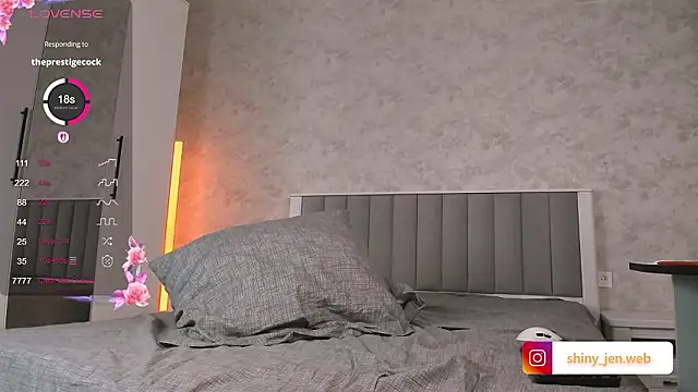 Shiny Jennifer online show from February 20, 5:02 pm