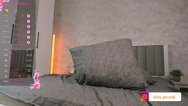 Shiny Jennifer online show from May 22, 6:24 pm