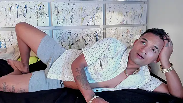 Nikki and Mayk online show from March 21, 9:01 am