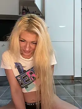 Snapshot of BabyBell69 chatting on March 6, 6:37 pm BabyBell69 online show from March 6, 6:37 pm