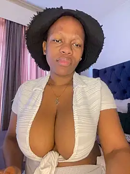 Boneca25 online show from February 7, 9:58 am