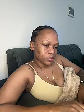 Snapshot of Boneca25 chatting on May 27, 10:18 pm Boneca25 online show from May 27, 10:18 pm