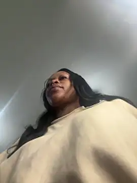 Snapshot of Boneca25 chatting on June 3, 4:01 pm Boneca25 online show from June 3, 4:01 pm