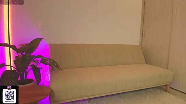 Mara Santoro online show from November 7, 12:10 am