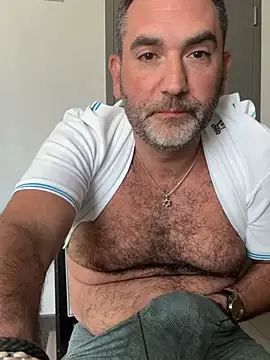 Snapshot of harrychest chatting on June 9, 3:23 pm harrychest online show from June 9, 3:23 pm