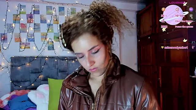 Snapshot of Isangel_ chatting on February 15, 8:02 am Isangel online show from February 15, 8:02 am