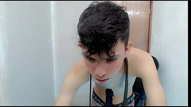 Snapshot of Alexxx_lov chatting on January 25, 3:52 pm Alexxx lov online show from January 25, 3:52 pm