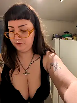 Snapshot of goblingirl888 chatting on February 12, 12:16 am goblingirl888 online show from February 12, 12:16 am