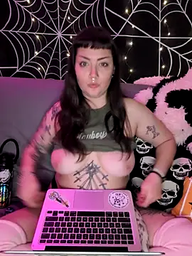 Snapshot of goblingirl888 chatting on March 18, 10:57 pm goblingirl888 online show from March 18, 10:57 pm