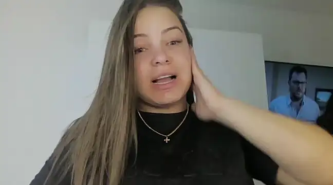 Snapshot of mielc4 chatting on January 25, 1:32 am mielc4 online show from January 25, 1:32 am