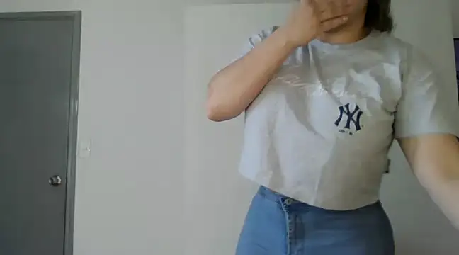 Snapshot of mielc4 chatting on February 7, 12:06 pm mielc4 online show from February 7, 12:06 pm