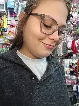 Vale Saenzz online show from November 28, 9:28 pm