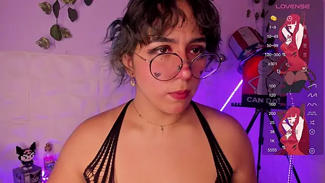 Snapshot of Ludovica6669 chatting on February 6, 6:56 pm Ludovica6669 online show from February 6, 6:56 pm