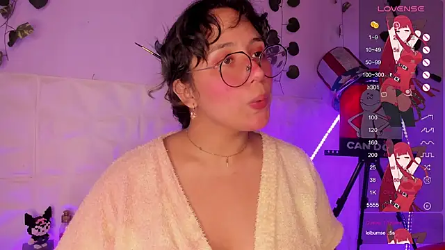 Snapshot of Ludovica6669 chatting on February 10, 12:41 am Ludovica6669 online show from February 10, 12:41 am