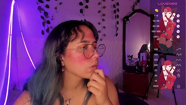 Snapshot of Ludovica6669 chatting on February 24, 10:25 pm Ludovica6669 online show from February 24, 10:25 pm