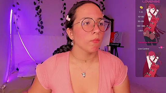 Snapshot of Ludovica6669 chatting on February 28, 5:37 pm Ludovica6669 online show from February 28, 5:37 pm