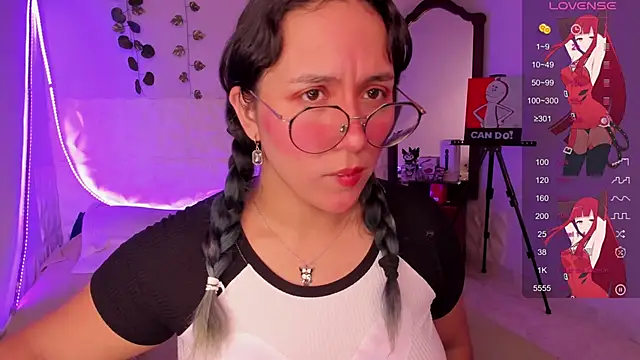 Snapshot of Ludovica6669 chatting on March 3, 7:06 pm Ludovica6669 online show from March 3, 7:06 pm