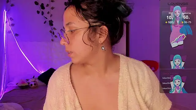 Snapshot of Ludovica6669 chatting on March 9, 4:27 am Ludovica6669 online show from March 9, 4:27 am