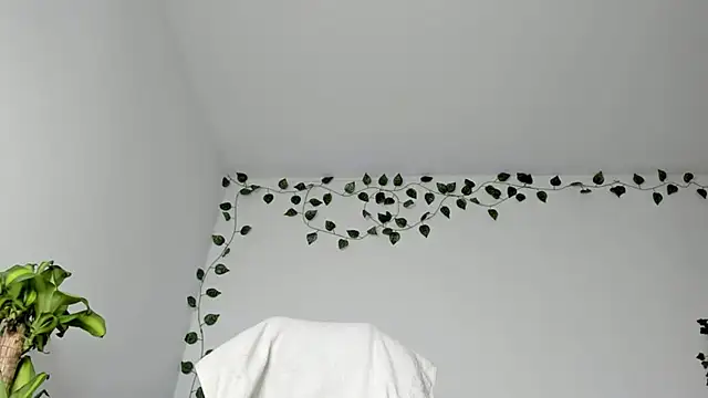 viankaa miller online show from March 9, 1:35 am