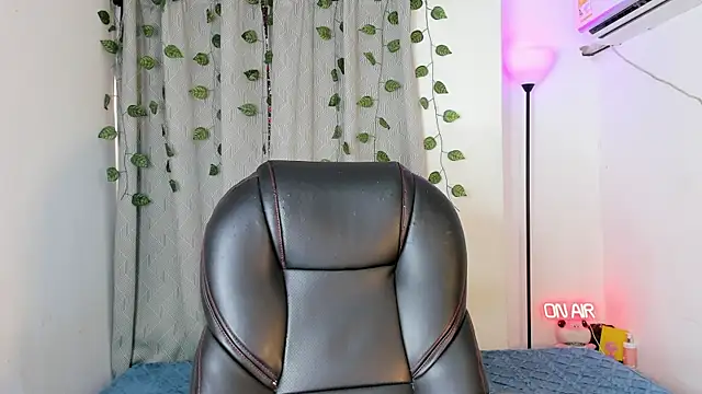 viankaa miller online show from January 8, 5:37 pm