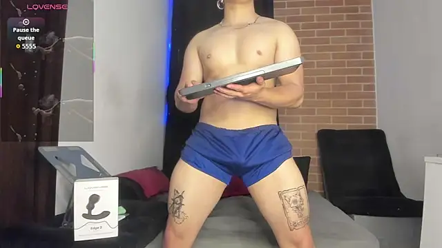 DavidX X21 Strip online show from January 7, 7:33 am