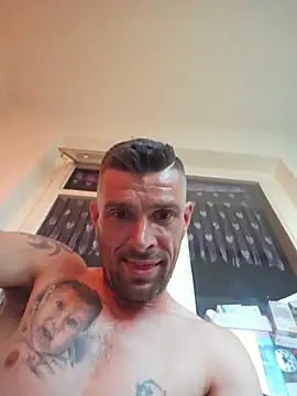 Snapshot of Schkodnik chatting on June 20, 5:49 pm Schkodnik online show from June 20, 5:49 pm