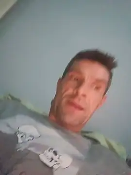 Snapshot of Schkodnik chatting on August 2, 4:11 am Schkodnik online show from August 2, 4:11 am