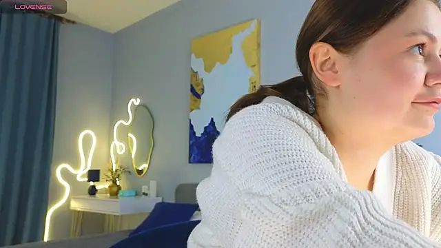 Snapshot of DownyClouds chatting on February 19, 8:22 am DownyClouds online show from February 19, 8:22 am