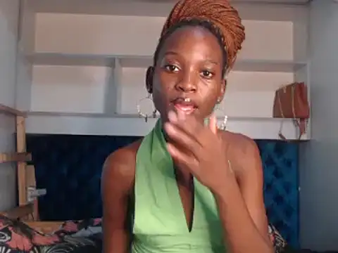 Snapshot of YoungDiva69 chatting on February 5, 12:17 pm YoungDiva69 online show from February 5, 12:17 pm