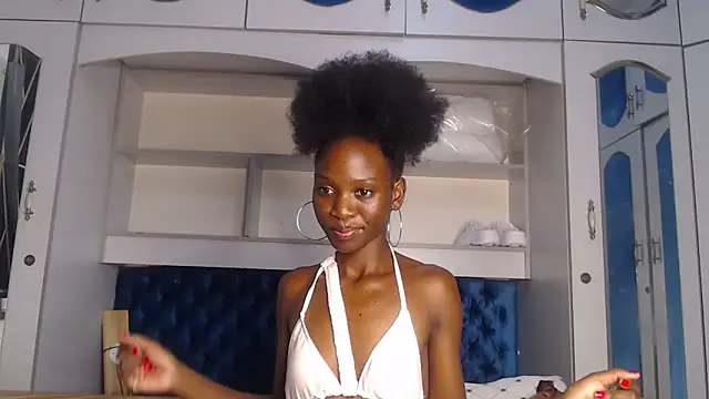 Snapshot of YoungDiva69 chatting on February 15, 12:26 am YoungDiva69 online show from February 15, 12:26 am