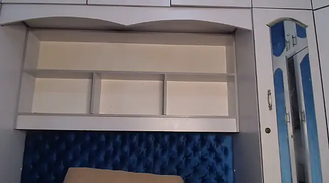 Snapshot of YoungDiva69 chatting on March 10, 9:32 am YoungDiva69 online show from March 10, 9:32 am