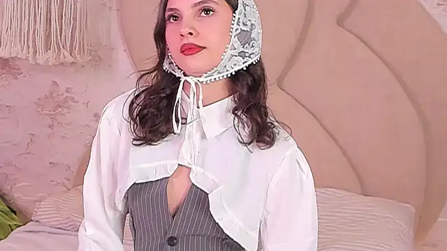 GIGI DAV online show from February 26, 5:31 am