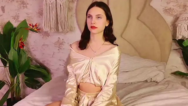 GIGI DAV online show from February 28, 6:32 am