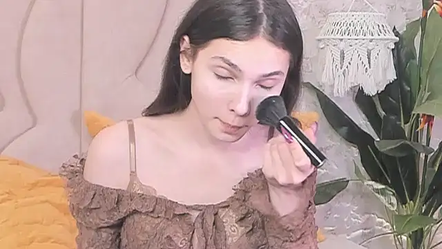 GIGI DAV online show from March 15, 10:35 am