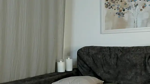 DarelleFare online show from February 8, 2:27 pm