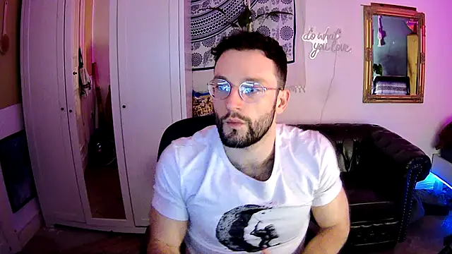 Snapshot of Kleinerabstecher chatting on February 13, 7:42 pm Kleinerabstecher online show from February 13, 7:42 pm