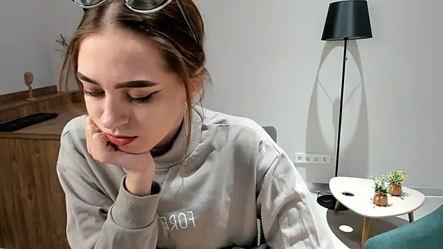 WhitneyCruise online show from January 29, 4:36 am