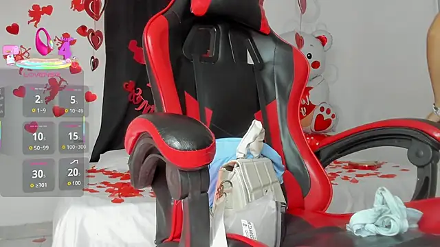 Snapshot of Nicol_TransGirl chatting on February 15, 4:31 am Nicol TransGirl online show from February 15, 4:31 am