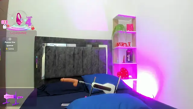 Snapshot of Nicol_TransGirl chatting on March 26, 4:51 am Nicol TransGirl online show from March 26, 4:51 am